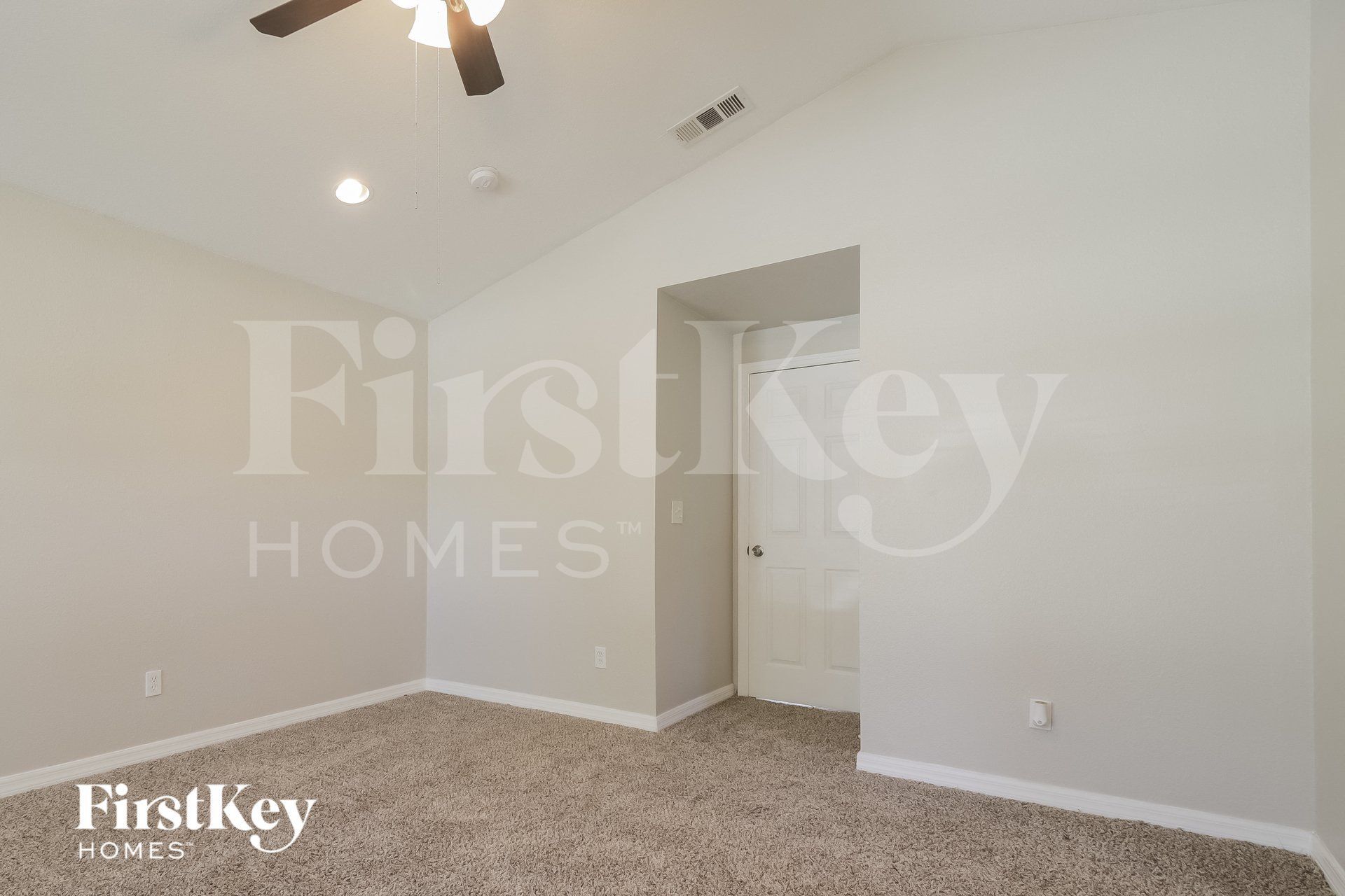 Building Photo - 148 N Ridgewood Ave