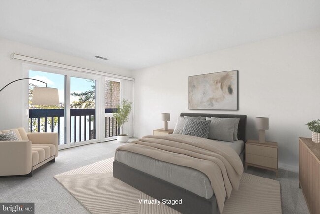 Building Photo - 2006 Lakebreeze Way