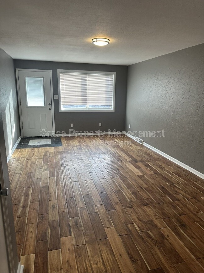 Building Photo - 13669 E Nevada Ave