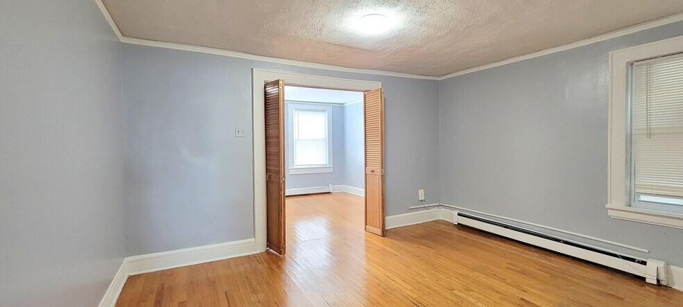 Living Room - 122 Cross St