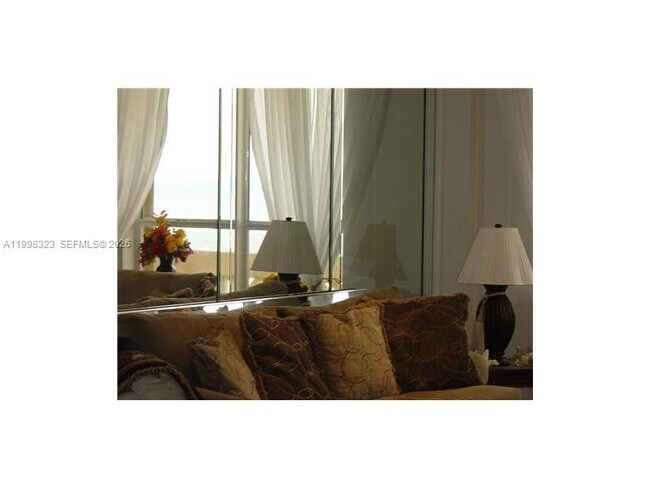 Building Photo - 10185 Collins Ave