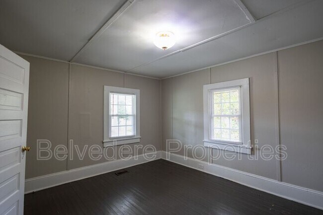 Building Photo - 507 Law St