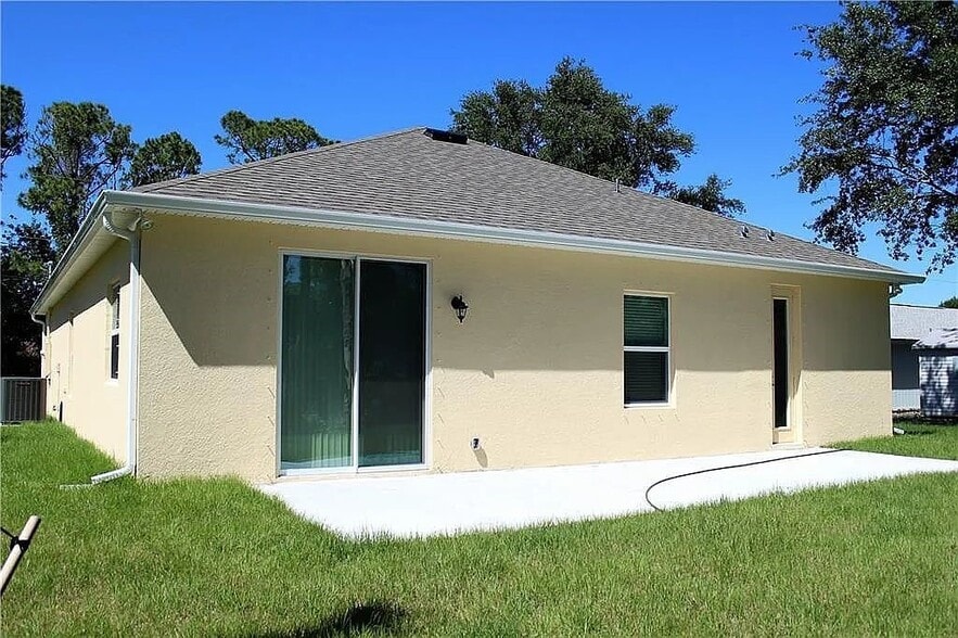 Building Photo - 135 Melton Ave