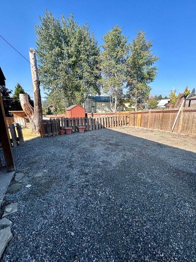 Building Photo - 8230 WA-903
