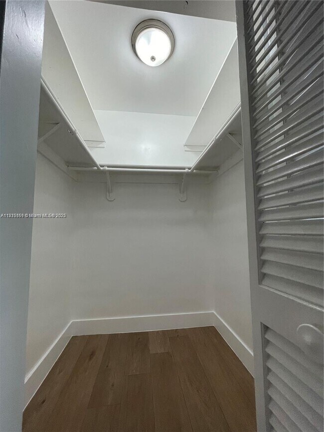 Building Photo - 3793 SW 28th St