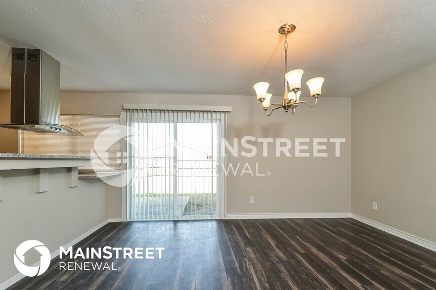 Building Photo - 741 Cambridge Dr