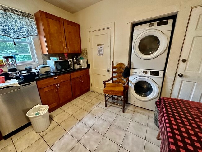 Building Photo - 17 Stratton Ter