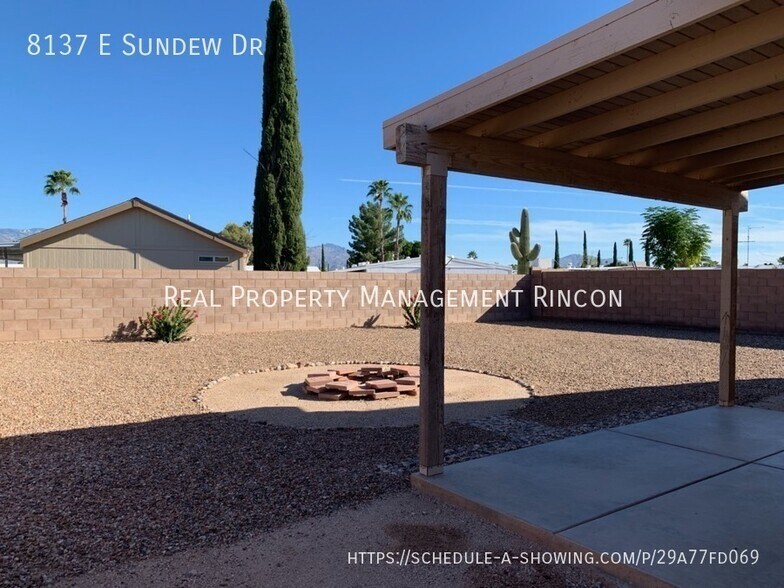 Building Photo - 8137 E Sundew Dr