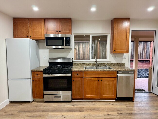 Building Photo - 310 Hansbery Way