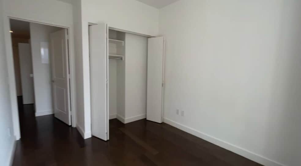 Building Photo - 111 John St