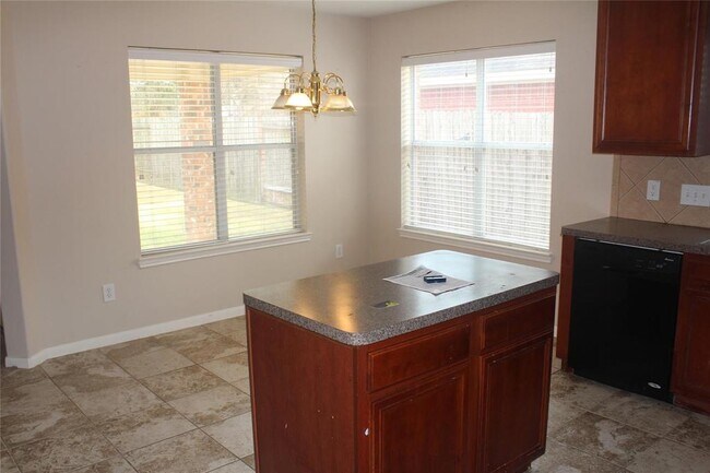 Building Photo - 8307 Cove Timbers Ln