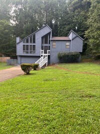 Building Photo - Room in House on New Crossing Trail E