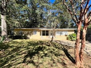 Building Photo - 3422 Miami Dr