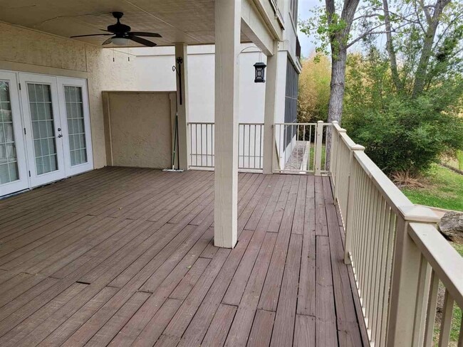 Building Photo - 200 Full Moon