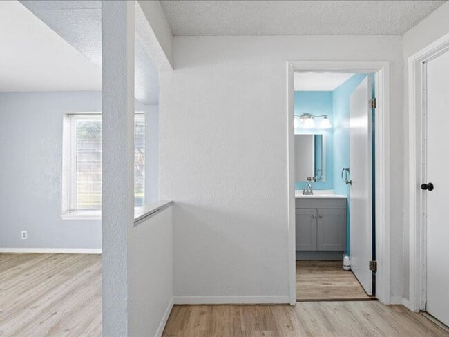 Building Photo - 8307 W Grand Ronde Pl