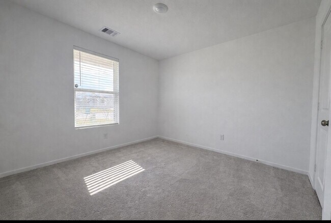 Building Photo - 21151 Vercelli St