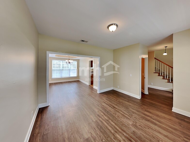 Building Photo - 6728 Autumn Oaks Dr