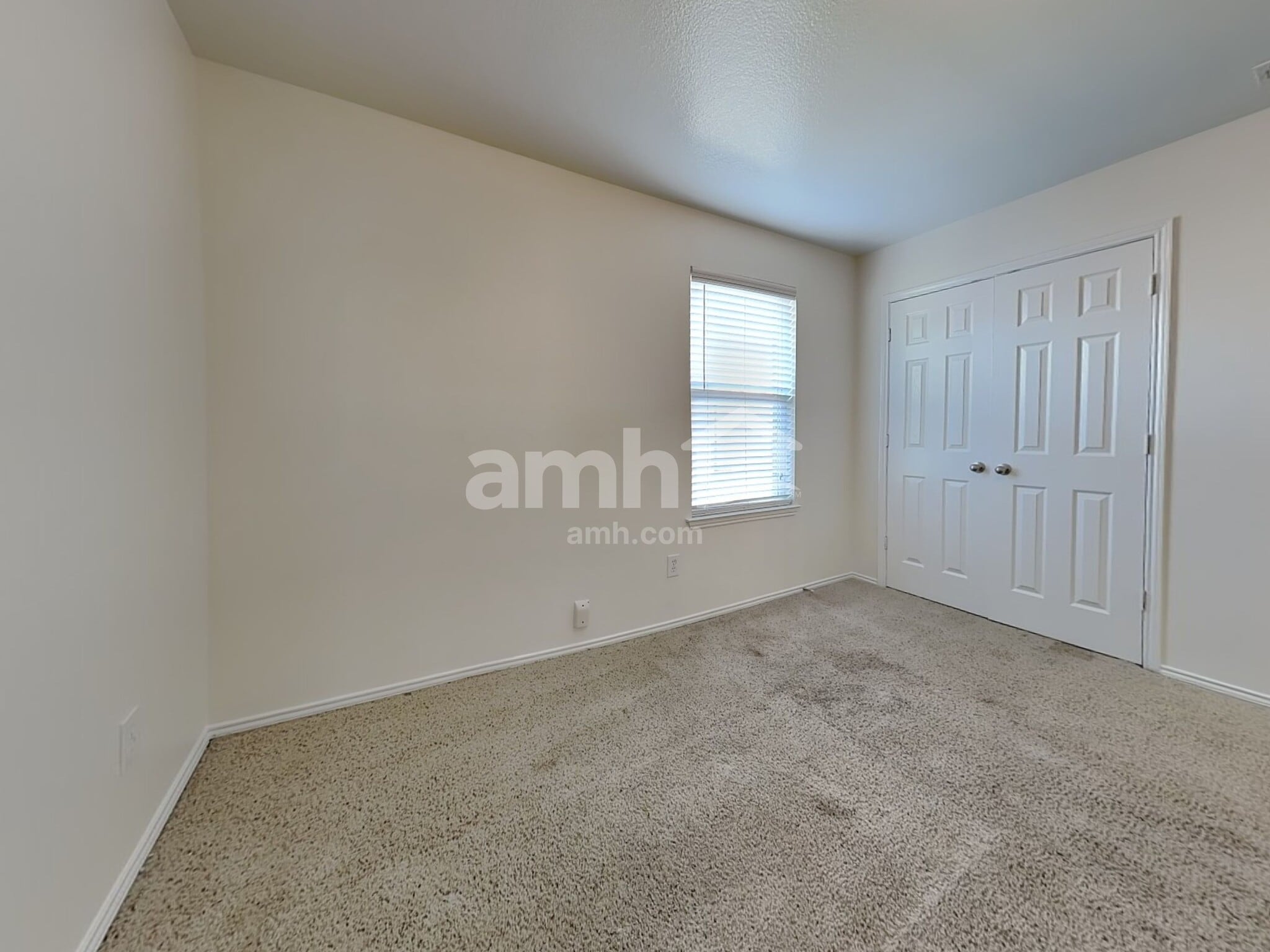 Building Photo - 63 Lantana Dr