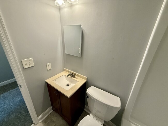 Building Photo - 568 Lancaster Pl