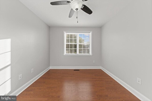 Building Photo - 5922 Cedonia Ave