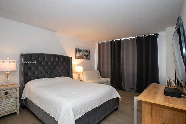 Building Photo - 137 Golden Isles Dr