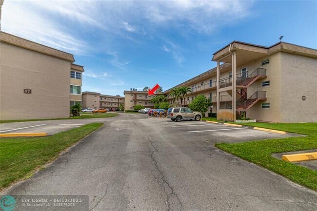 Building Photo - 701 Lori Dr