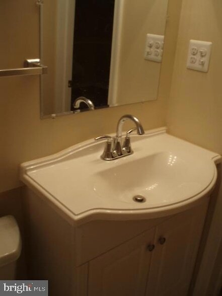 Building Photo - 1559 19th St N