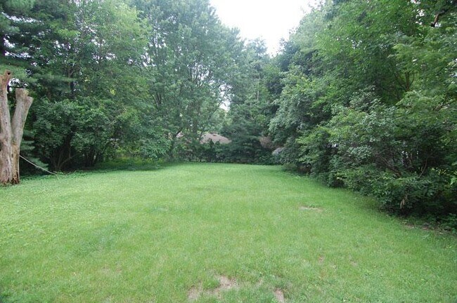 Building Photo - 1903 S Vine St