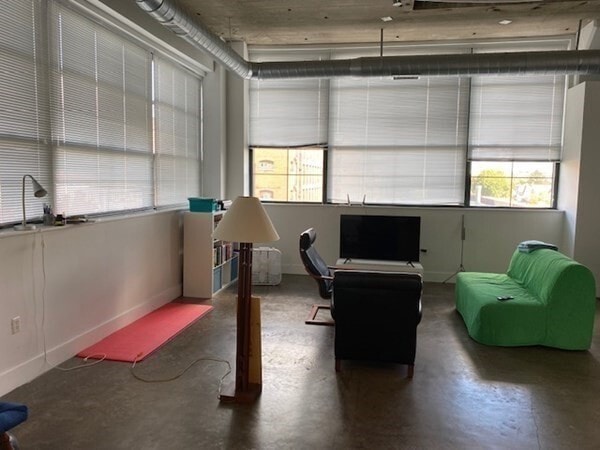 Building Photo - 21 Illinois St