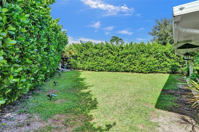 Building Photo - 5709 Bamboo Cir