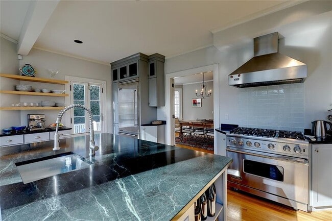 Building Photo - 37 Barnes St