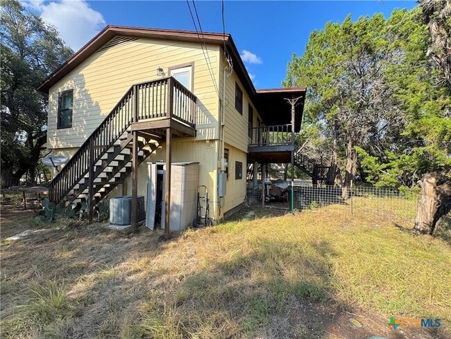 Building Photo - 776 Lookout Dr