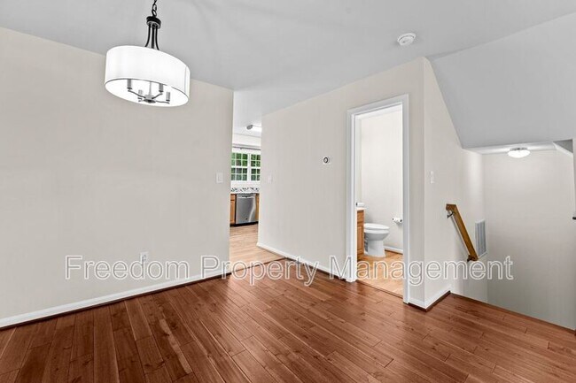 Building Photo - 8644 Sanderling Dr