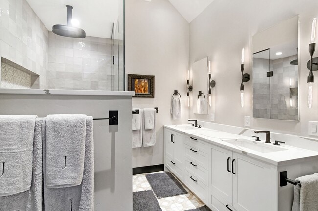 Building Photo - Summer in Downtown, historic Breckenridge! Luxury Home, Walk to Everything!