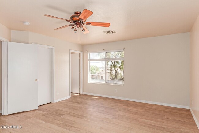 Building Photo - 10908 W Frier Dr