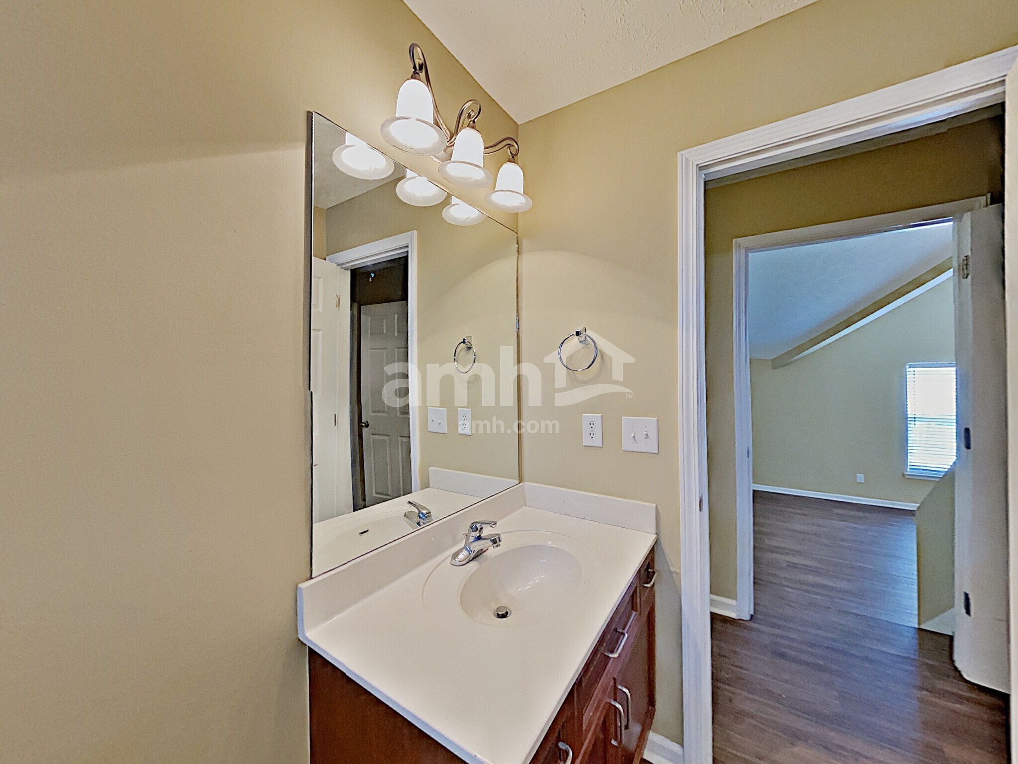 Building Photo - 1813 Baslia Ln