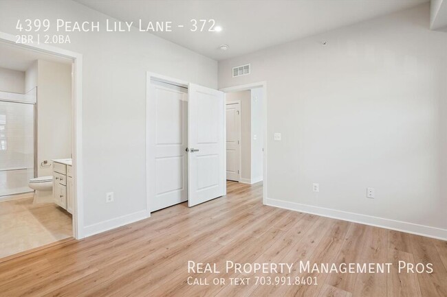 Building Photo - 4399 Peach Lily Ln