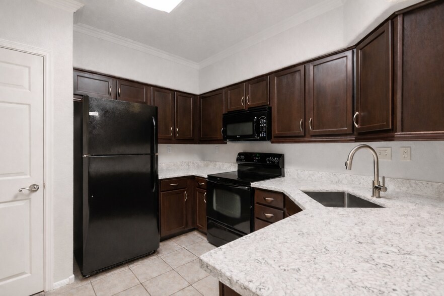 Building Photo - 10410 N Cave Creek Rd