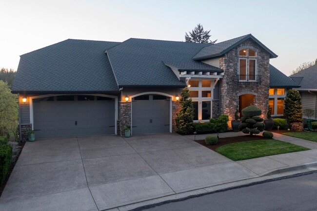 Building Photo - 4640 SE Honors Dr