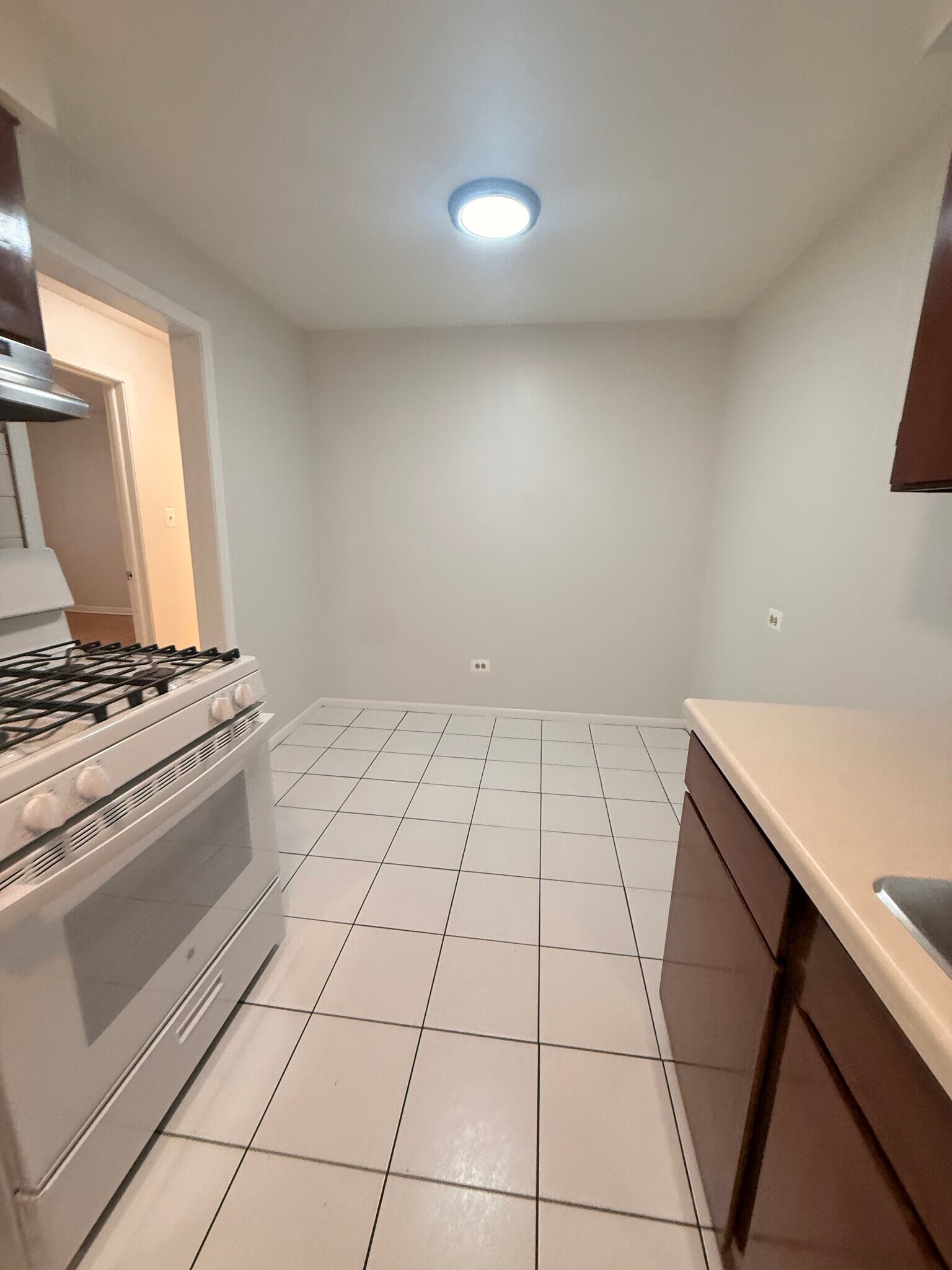 Building Photo - 700 McKinley Ave