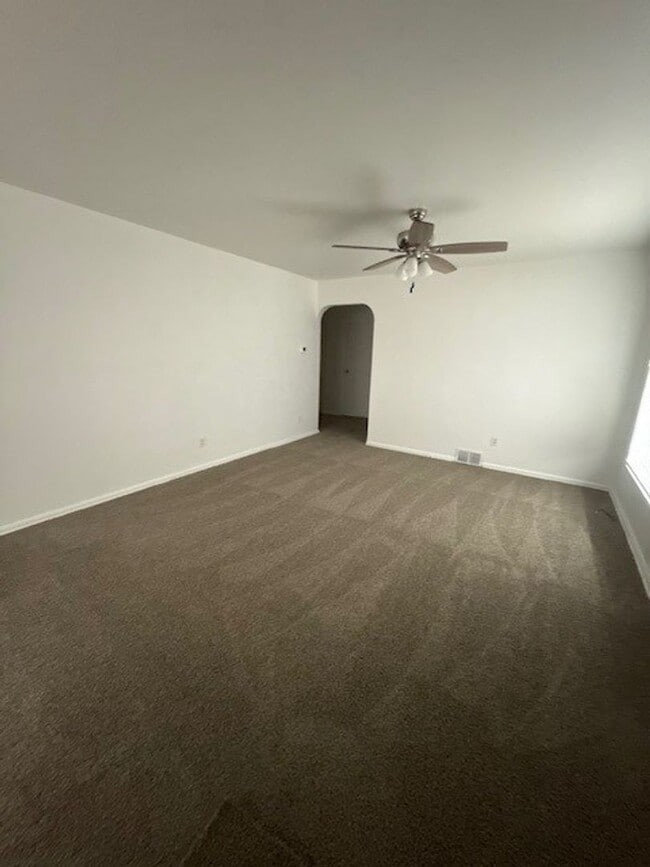 Building Photo - Charming 3-Bedroom Home Near Kenosha Dream Park