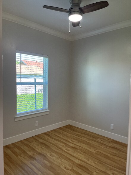Building Photo - 6318 Ventura St
