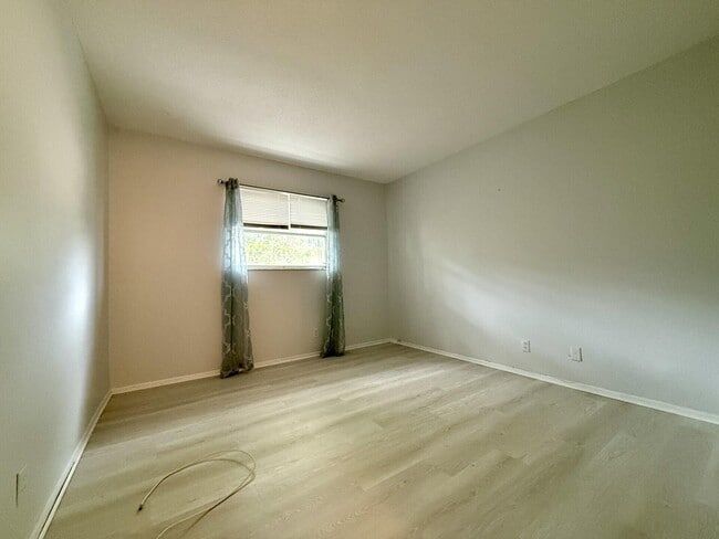 Building Photo - 53 Stratford D
