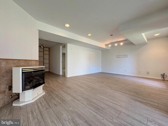 Building Photo - 3795 Raisner Ct