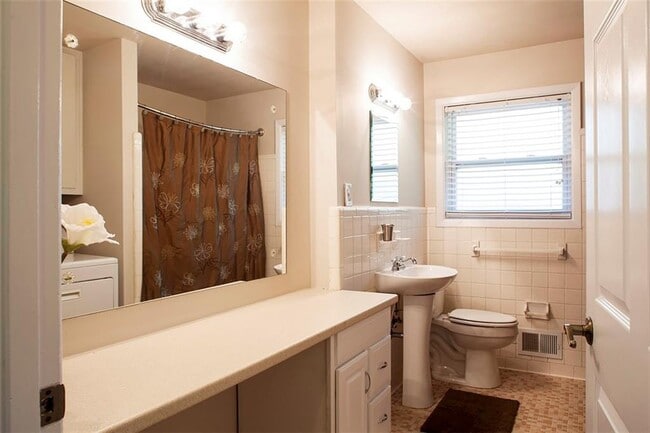 Building Photo - 1620 Flat Shoals Rd SE