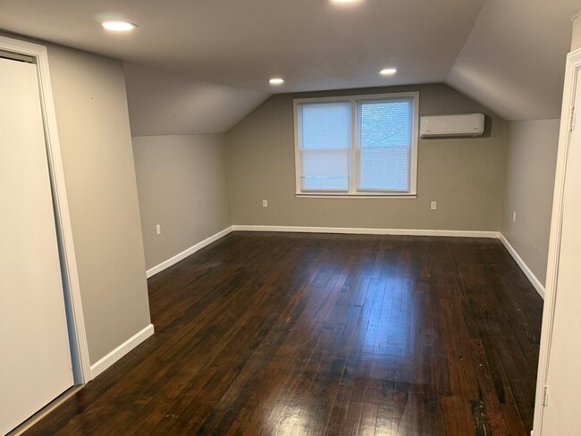 Building Photo - 2200 Ozark St