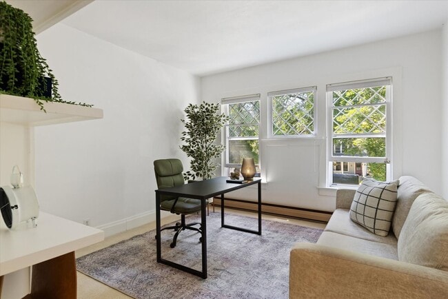 Building Photo - Open Concept Historic Home in Downtown Boz...