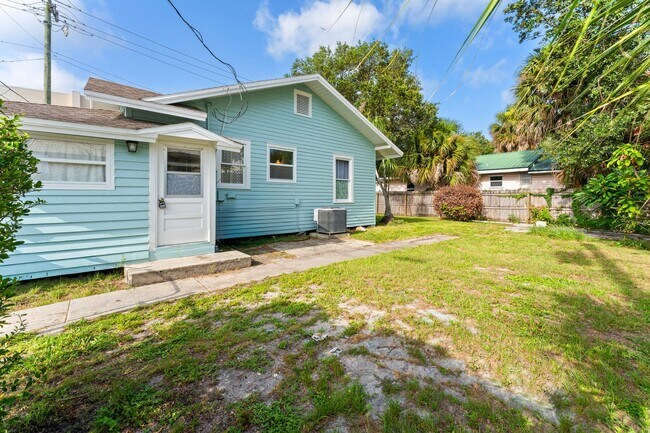 Building Photo - 1804 Tangerine St