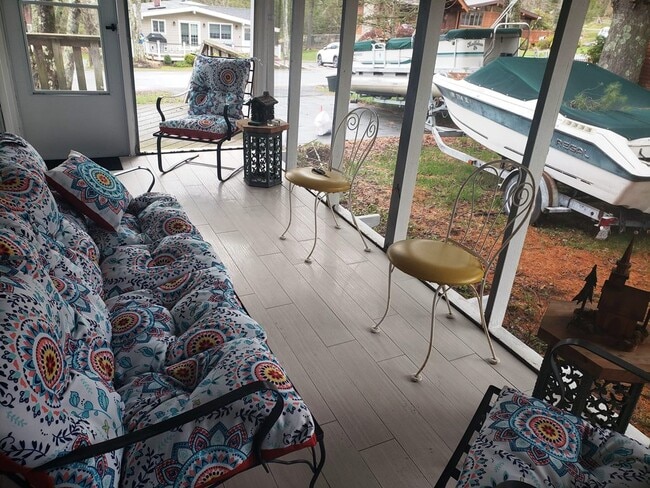 Building Photo - 10 Donenfeld Dr