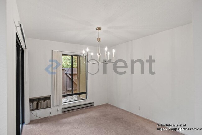 Building Photo - 2000 Rock St